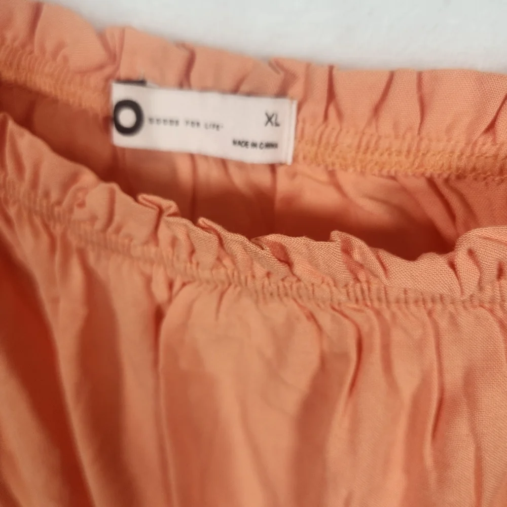 SO juniors' cropped smocked romantic top - JUNIORS XL